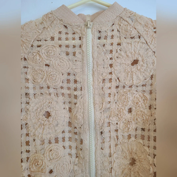 Beautiful Beige Lace Flight Coat, Size S‎ - Picture 4 of 6